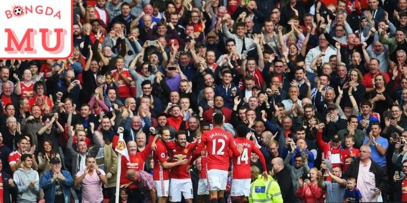 Fan CLB Manchester United và vai trò trong sức mạnh Quỷ Đỏ