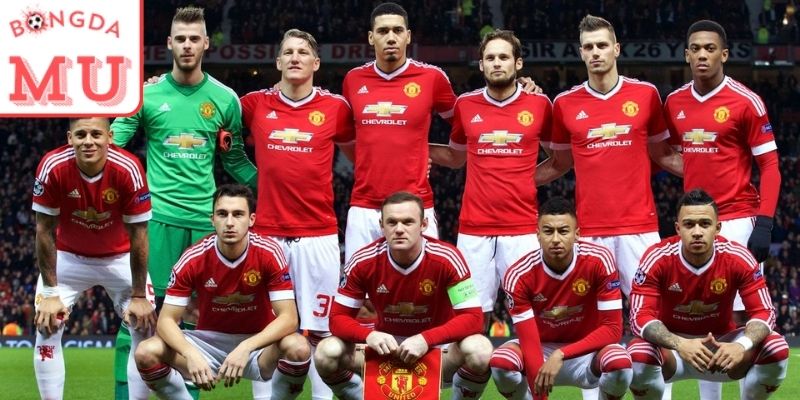 Huyền thoại Manchester United khai mở và ánh hào quang đầu tiên tại Old Trafford

